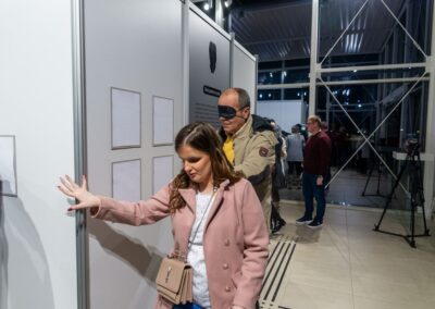 Asistiranje slepih u kretanju kroz galeriju NKJ