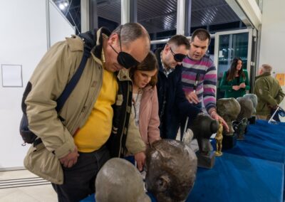 Asistiranje slepih u taktilnom doživljaju umetničkih dela