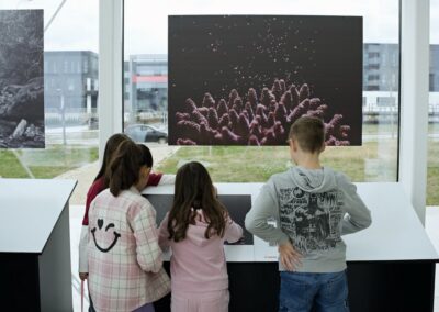 Inkluzivna radionica za mališane taktilna Izložba fotografija Nevidljivi svet (2)